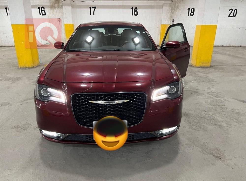 کرایسلەر 300